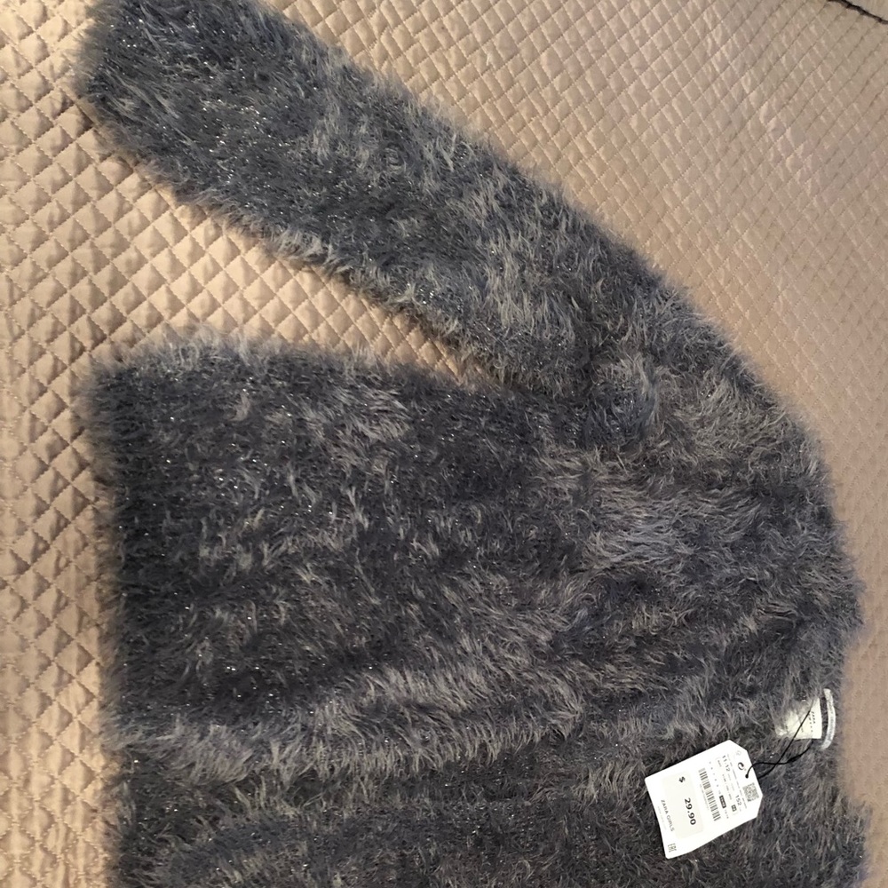 Fluffy sweater - Picture 5 of 5